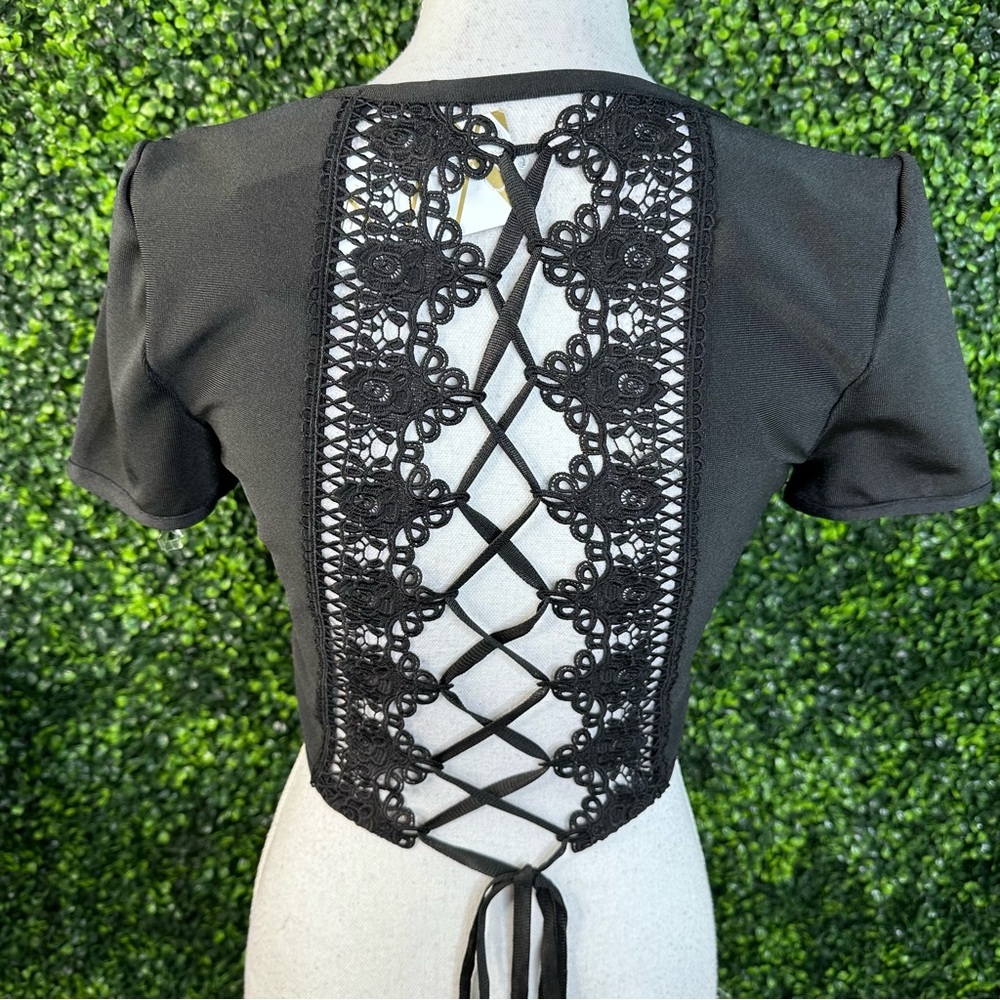 Black lace up bandage material crop top nwt‎ - Picture 4 of 9
